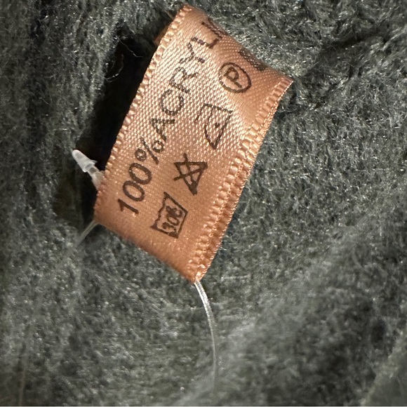 Love of Fashion Women’s Grey Poncho with Fringe, NWT - Picture 3 of 4